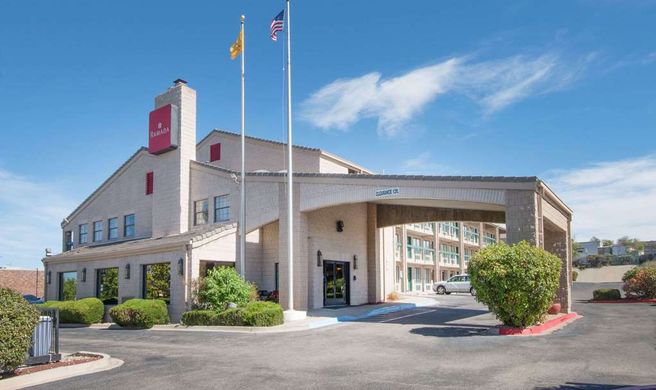 Ramada Albuquerque Airport Exterior