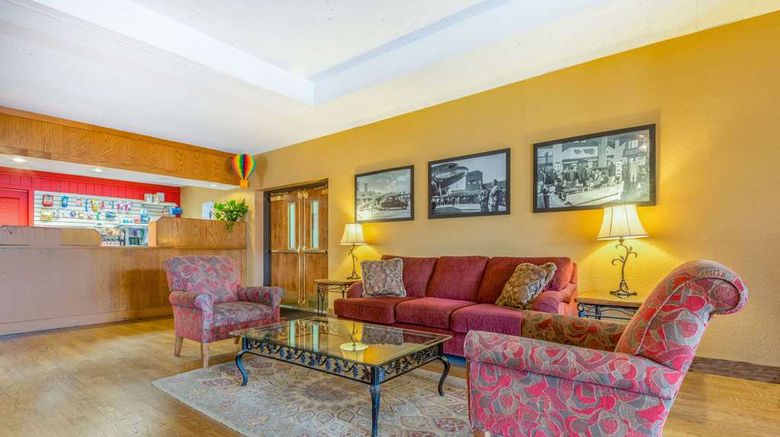 <b>Ramada Albuquerque Airport Lobby</b>. Images powered by <a href="https://iceportal.shijigroup.com/" title="IcePortal" target="_blank">IcePortal</a>.
