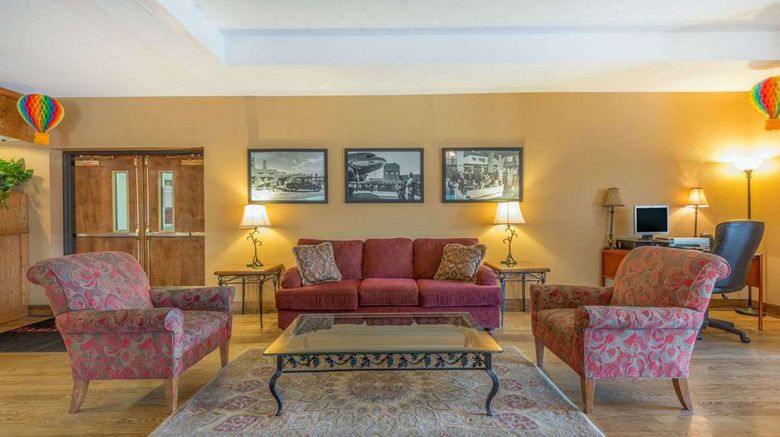 <b>Ramada Albuquerque Airport Lobby</b>. Images powered by <a href="https://iceportal.shijigroup.com/" title="IcePortal" target="_blank">IcePortal</a>.