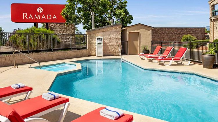 Ramada Albuquerque Airport Pool