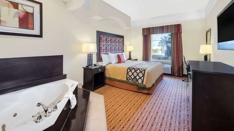 Super 8 Hidalgo/McAllen Area Room