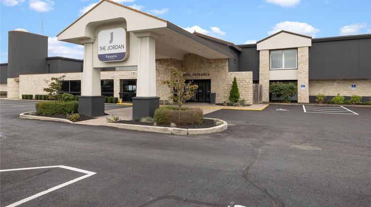 Ramada Jordan/Beacon Harbourside Resort Exterior