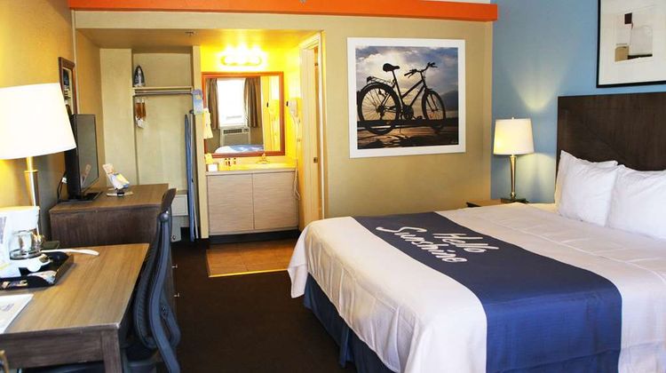 Days Inn Denver Downtown Room