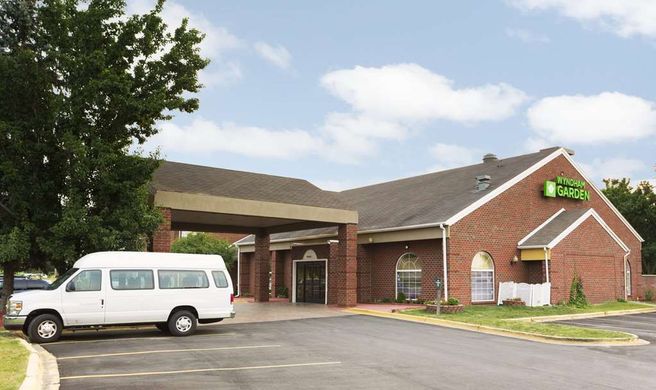 Wyndham Garden Grand Rapids Airport Exterior