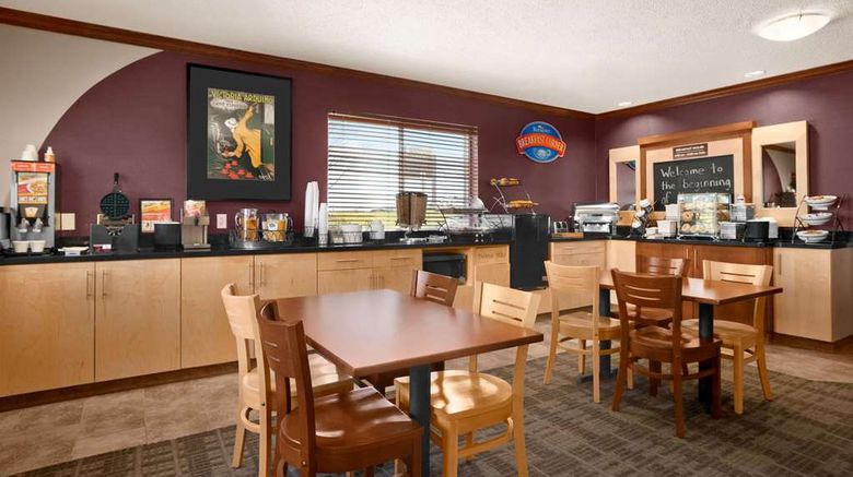 <b>Baymont Inn & Suites Denver West/Fed Ctr Restaurant</b>. Images powered by <a href="https://iceportal.shijigroup.com/" title="IcePortal" target="_blank">IcePortal</a>.