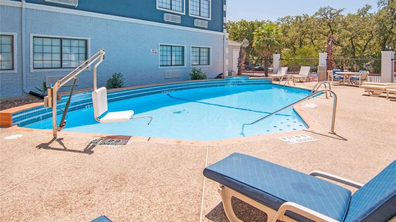 <b>Days Inn & Suites San Antonio North Pool</b>. Images powered by <a href="https://iceportal.shijigroup.com/" title="IcePortal" target="_blank">IcePortal</a>.
