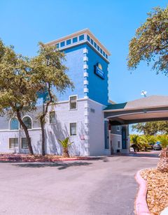Days Inn & Suites San Antonio North