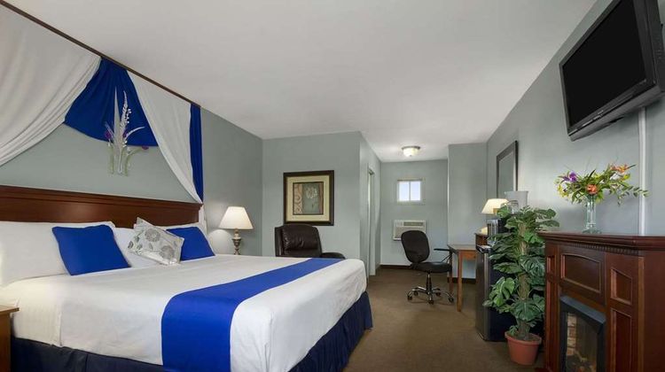 Knights Inn Lindsay Room