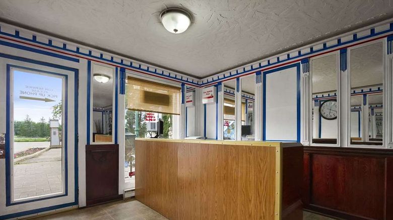 <b>Knights Inn Lindsay Lobby</b>. Images powered by <a href="https://iceportal.shijigroup.com/" title="IcePortal" target="_blank">IcePortal</a>.