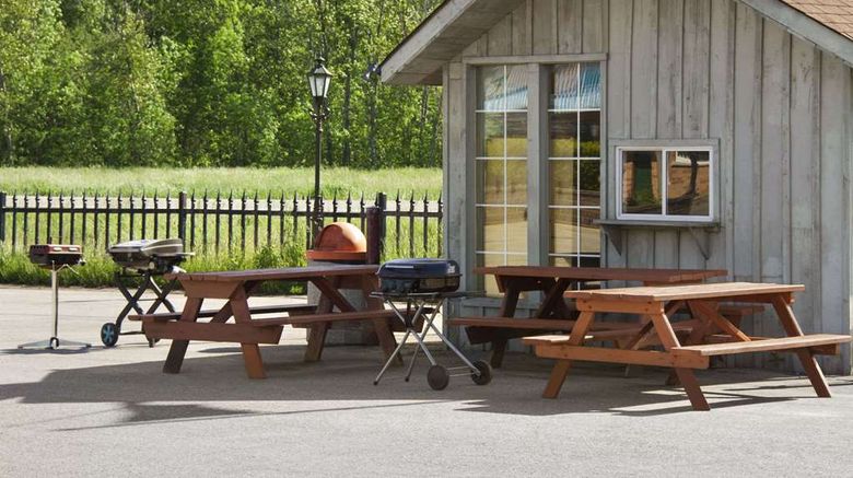 <b>Knights Inn Lindsay Restaurant</b>. Images powered by <a href="https://iceportal.shijigroup.com/" title="IcePortal" target="_blank">IcePortal</a>.