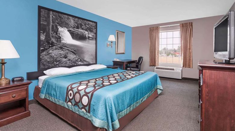 <b>Super 8 Rainsville Room</b>. Images powered by <a href="https://iceportal.shijigroup.com/" title="IcePortal" target="_blank">IcePortal</a>.