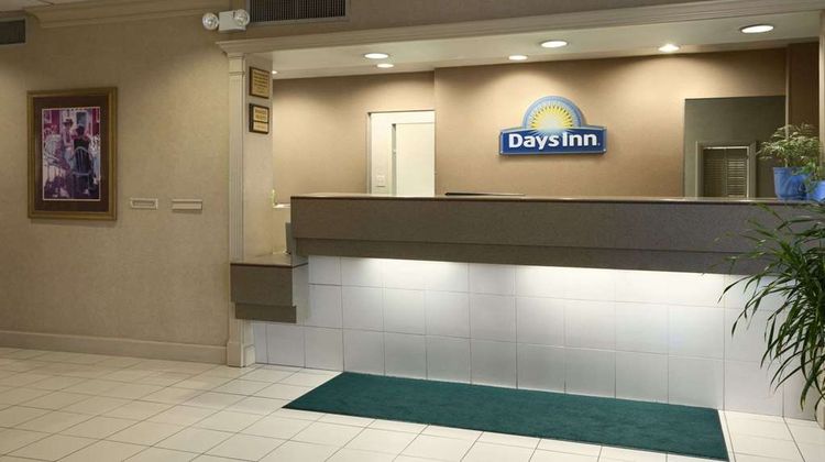 Days Inn Sidney Lobby