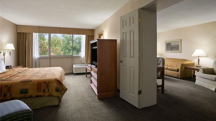 Days Inn Sidney Suite