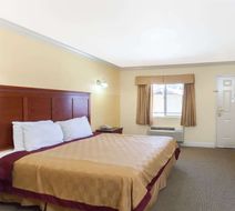 Travelodge Brea CA Room