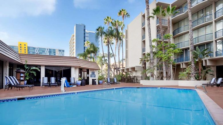 <b>Wyndham San Diego Bayside Pool</b>. Images powered by <a href="https://iceportal.shijigroup.com/" title="IcePortal" target="_blank">IcePortal</a>.