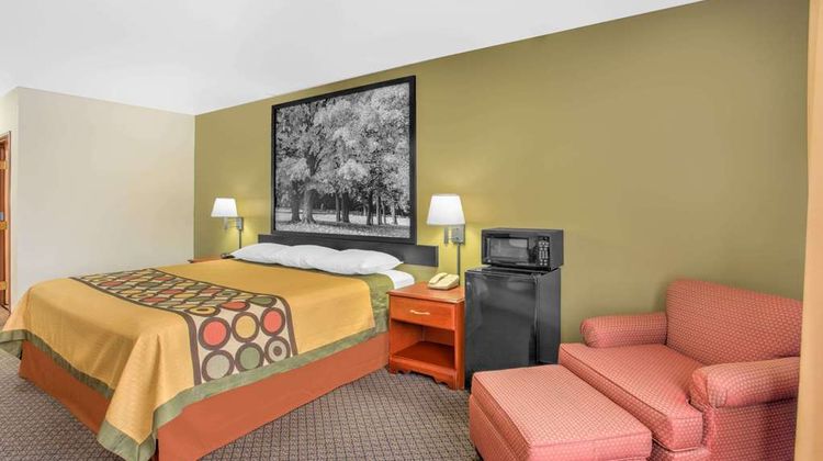 Super 8 Galva Room