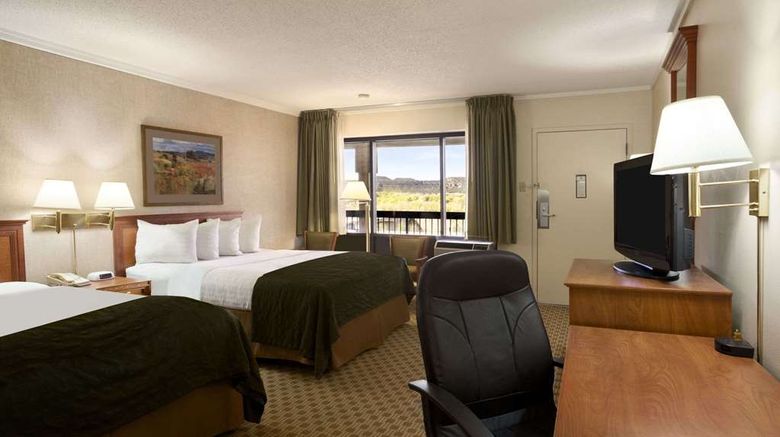 <b>Days Inn & Suites Trinidad Room</b>. Images powered by <a href="https://iceportal.shijigroup.com/" title="IcePortal" target="_blank">IcePortal</a>.