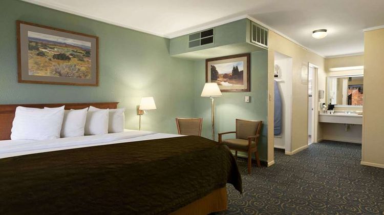 Days Inn & Suites Trinidad Suite