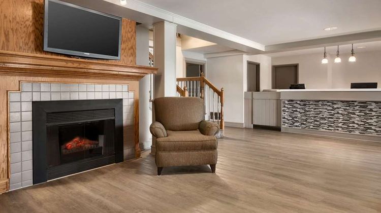Travelodge Suites New Glasgow Lobby