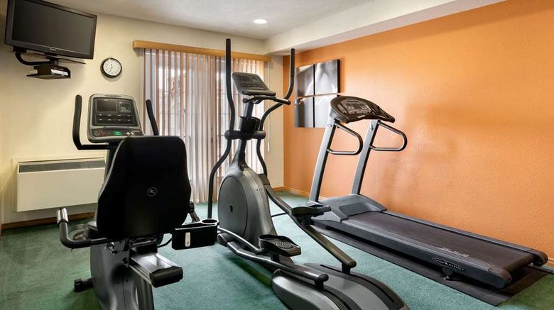 <b>Travelodge Suites New Glasgow Health</b>. Images powered by <a href="https://iceportal.shijigroup.com/" title="IcePortal" target="_blank">IcePortal</a>.