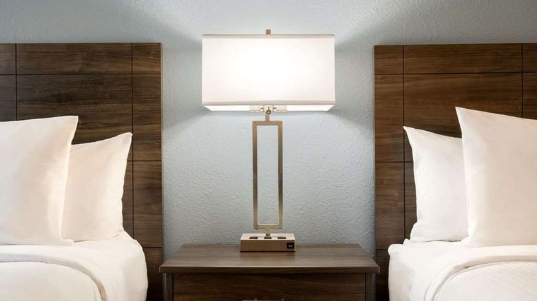 <b>Travelodge Suites New Glasgow Room</b>. Images powered by <a href="https://iceportal.shijigroup.com/" title="IcePortal" target="_blank">IcePortal</a>.