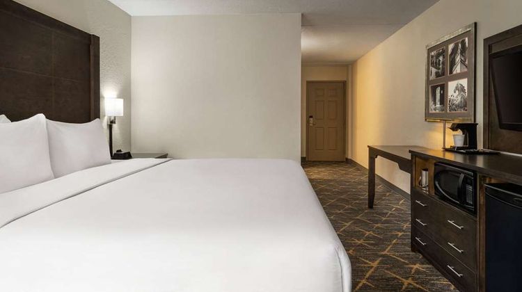 AmericInn by Wyndham Rochester Mayo Ctr Room