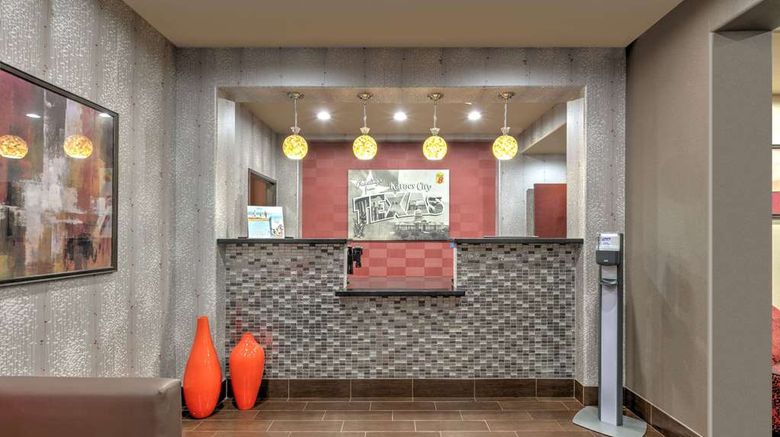 <b>Super 8 Karnes City Lobby</b>. Images powered by <a href="https://iceportal.shijigroup.com/" title="IcePortal" target="_blank">IcePortal</a>.