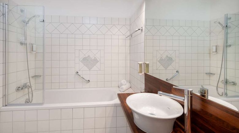 <b>Wyndham Garden Lahnstein Koblenz Room</b>. Images powered by <a href="https://iceportal.shijigroup.com/" title="IcePortal" target="_blank">IcePortal</a>.