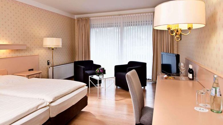 <b>Wyndham Garden Gummersbach Room</b>. Images powered by <a href="https://iceportal.shijigroup.com/" title="IcePortal" target="_blank">IcePortal</a>.