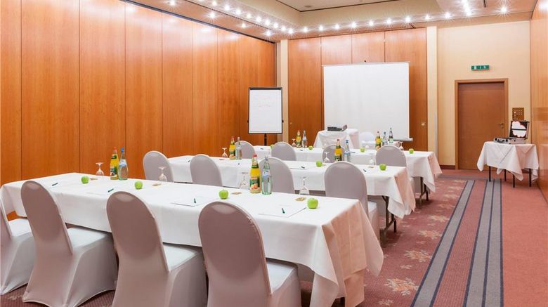 <b>Wyndham Garden Donaueschingen Meeting</b>. Images powered by <a href="https://iceportal.shijigroup.com/" title="IcePortal" target="_blank">IcePortal</a>.