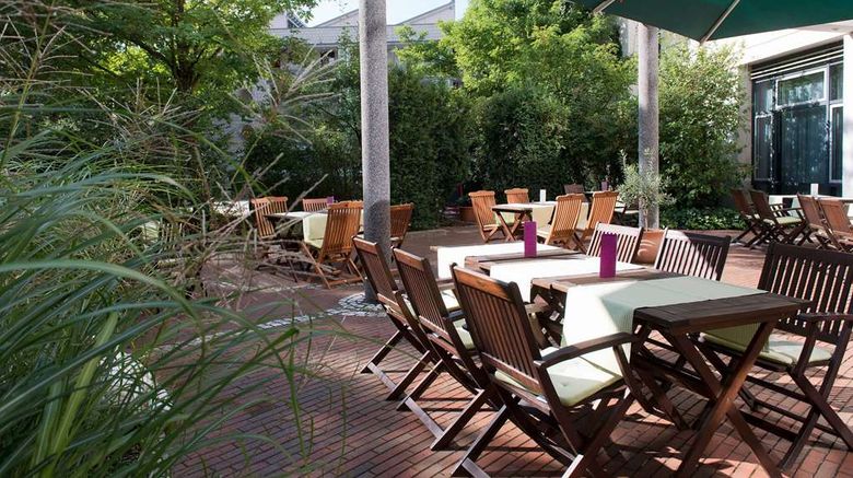 <b>Wyndham Garden Hennigsdorf Berlin Restaurant</b>. Images powered by <a href="https://iceportal.shijigroup.com/" title="IcePortal" target="_blank">IcePortal</a>.