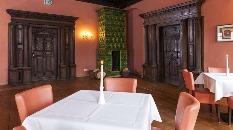 <b>Wyndham Garden Quedlinburg Stadtschloss Restaurant</b>. Images powered by <a href="https://iceportal.shijigroup.com/" title="IcePortal" target="_blank">IcePortal</a>.
