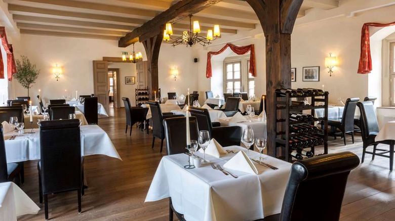 <b>Wyndham Garden Quedlinburg Stadtschloss Restaurant</b>. Images powered by <a href="https://iceportal.shijigroup.com/" title="IcePortal" target="_blank">IcePortal</a>.