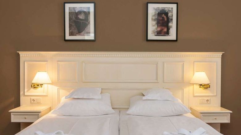 <b>Wyndham Garden Quedlinburg Stadtschloss Room</b>. Images powered by <a href="https://iceportal.shijigroup.com/" title="IcePortal" target="_blank">IcePortal</a>.