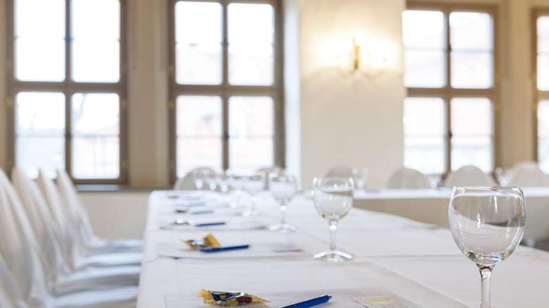 <b>Wyndham Garden Quedlinburg Stadtschloss Meeting</b>. Images powered by <a href="https://iceportal.shijigroup.com/" title="IcePortal" target="_blank">IcePortal</a>.