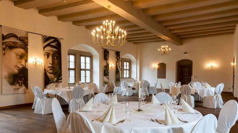 <b>Wyndham Garden Quedlinburg Stadtschloss Ballroom</b>. Images powered by <a href="https://iceportal.shijigroup.com/" title="IcePortal" target="_blank">IcePortal</a>.