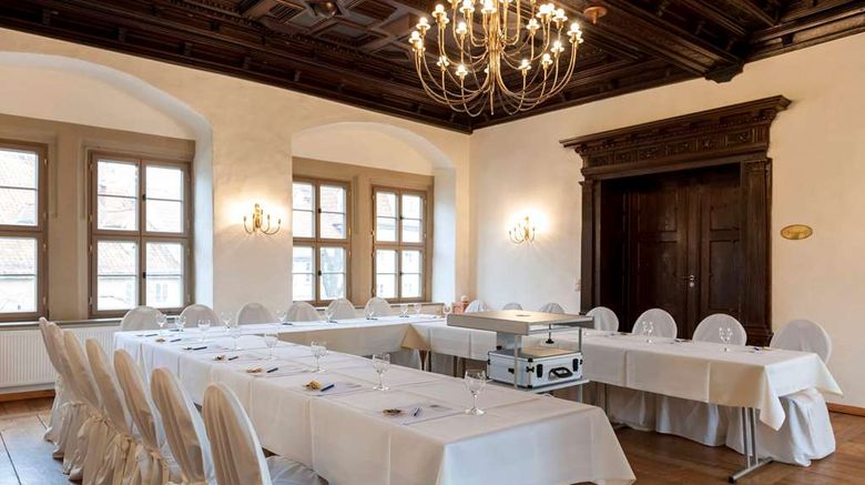 <b>Wyndham Garden Quedlinburg Stadtschloss Meeting</b>. Images powered by <a href="https://iceportal.shijigroup.com/" title="IcePortal" target="_blank">IcePortal</a>.
