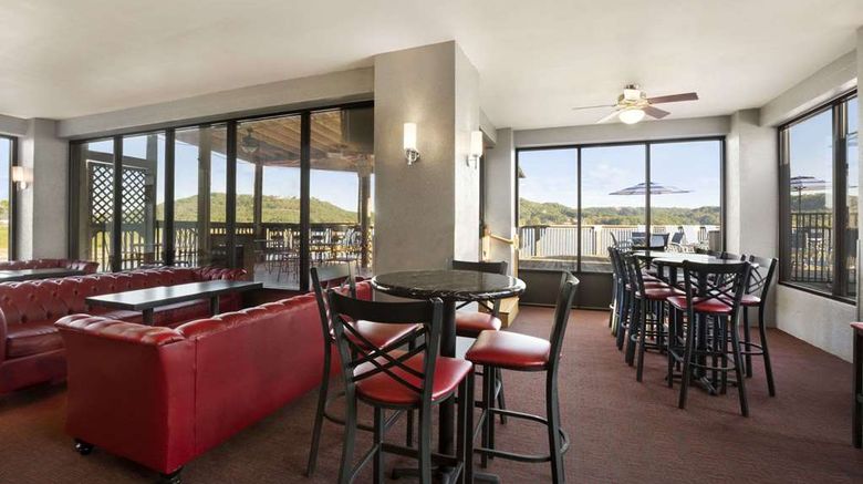 <b>Wyndham Garden Lake Guntersville Restaurant</b>. Images powered by <a href="https://iceportal.shijigroup.com/" title="IcePortal" target="_blank">IcePortal</a>.
