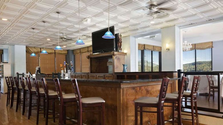 <b>Wyndham Garden Lake Guntersville Restaurant</b>. Images powered by <a href="https://iceportal.shijigroup.com/" title="IcePortal" target="_blank">IcePortal</a>.