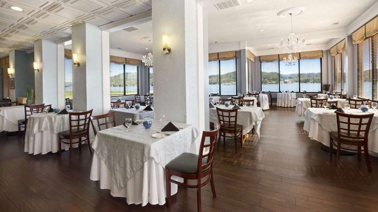<b>Wyndham Garden Lake Guntersville Restaurant</b>. Images powered by <a href="https://iceportal.shijigroup.com/" title="IcePortal" target="_blank">IcePortal</a>.