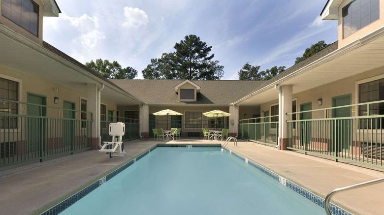 <b>Super 8 Chatsworth/Dalton Pool</b>. Images powered by <a href="https://iceportal.shijigroup.com/" title="IcePortal" target="_blank">IcePortal</a>.