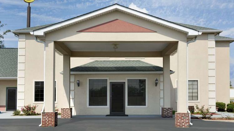 Super 8 Chatsworth/Dalton Exterior