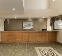 Super 8 Chatsworth/Dalton Lobby