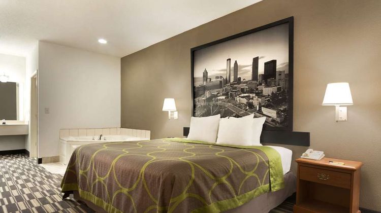 Super 8 Chatsworth/Dalton Suite