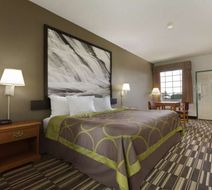 Super 8 Chatsworth/Dalton Room