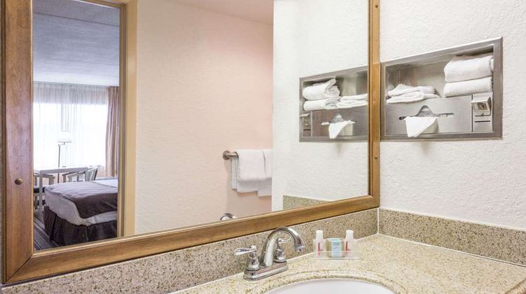 Travelodge Deltona Room