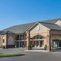 Baymont Inn & Suites Clarksville