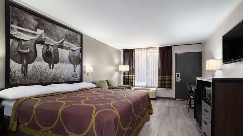 <b>Super 8 Longview/North Room</b>. Images powered by <a href="https://iceportal.shijigroup.com/" title="IcePortal" target="_blank">IcePortal</a>.