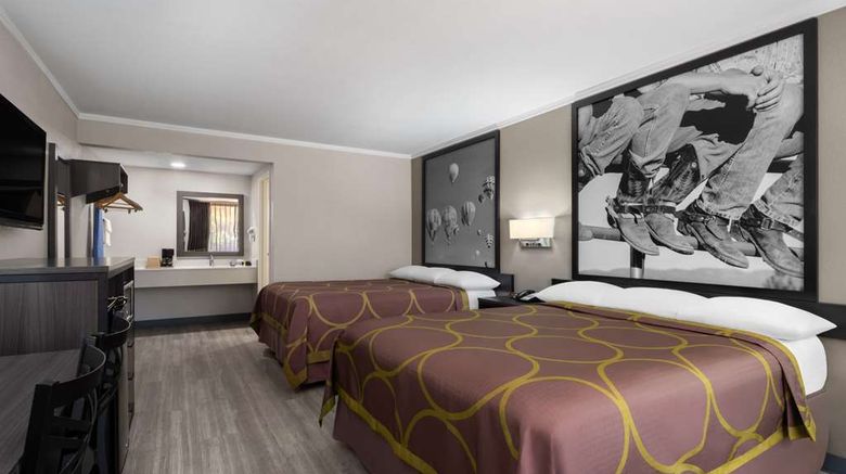 <b>Super 8 Longview/North Room</b>. Images powered by <a href="https://iceportal.shijigroup.com/" title="IcePortal" target="_blank">IcePortal</a>.