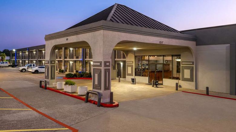 <b>Super 8 Longview/North Exterior</b>. Images powered by <a href="https://iceportal.shijigroup.com/" title="IcePortal" target="_blank">IcePortal</a>.
